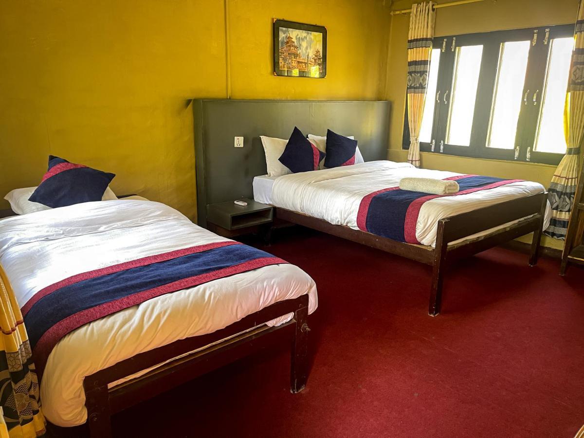 Hotel Tharu Garden, Sauraha Eksteriør bilde