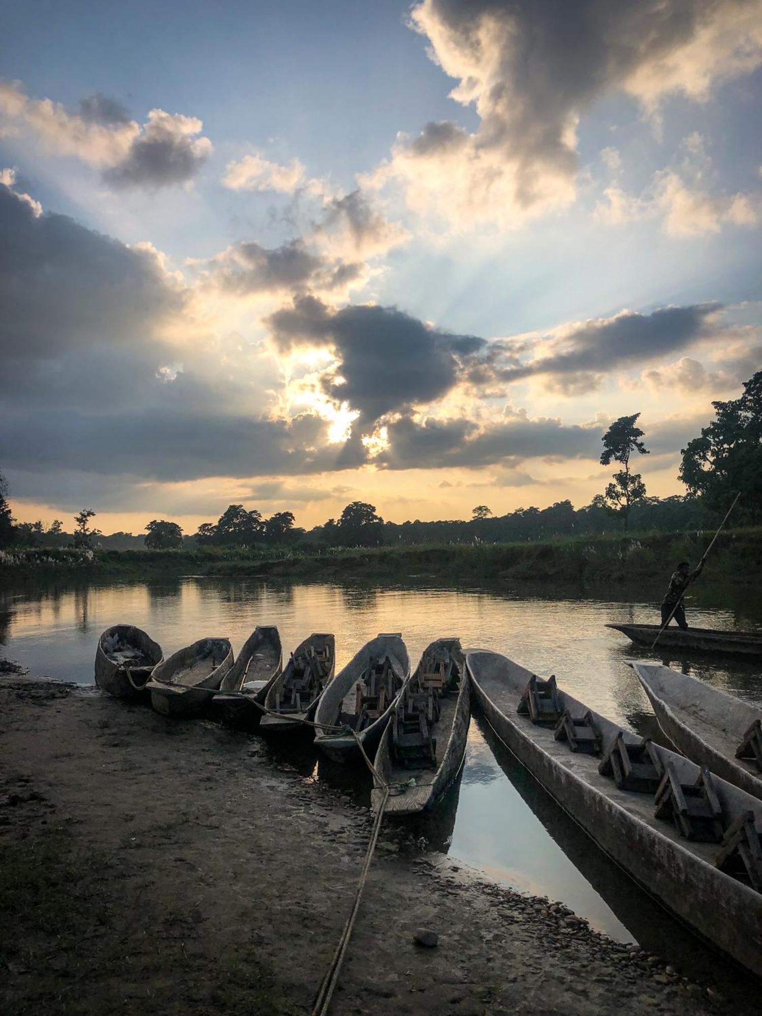 Hotel Tharu Garden, Sauraha Eksteriør bilde